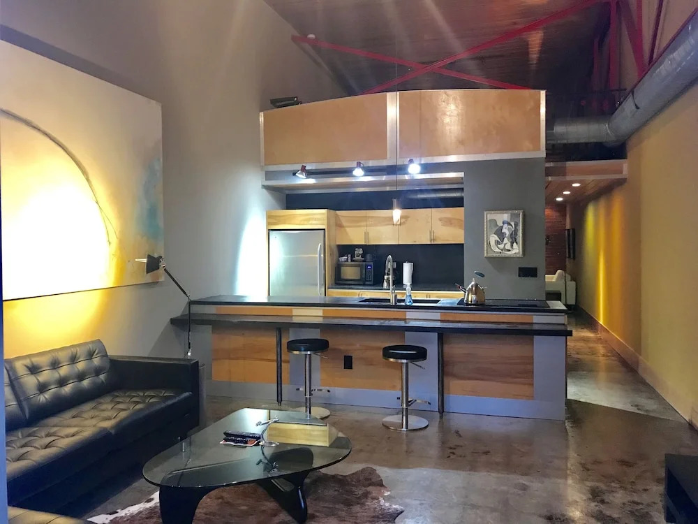 The Hangar Lofts Hotel
