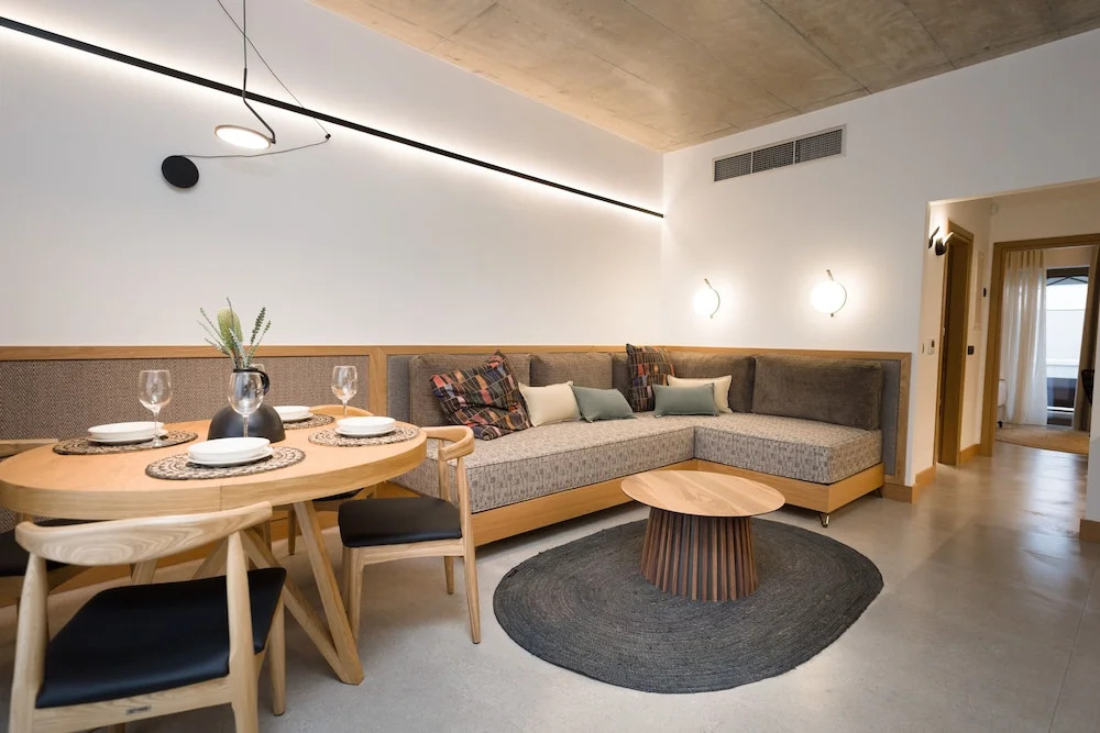 Capital Luxury Suites