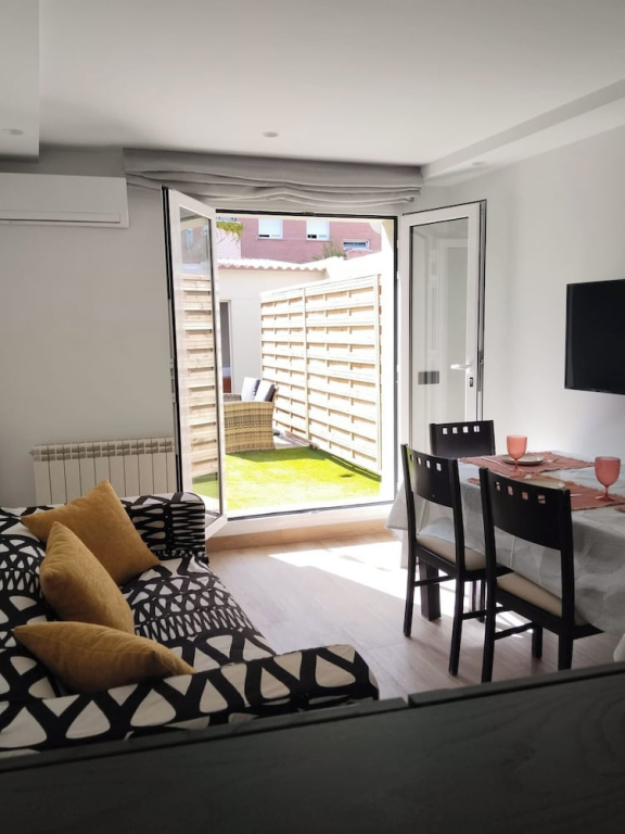 Apartment Garden 3 Bedrooms 3 Bathrooms