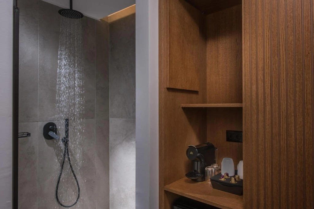 Noble Hotel & Suites