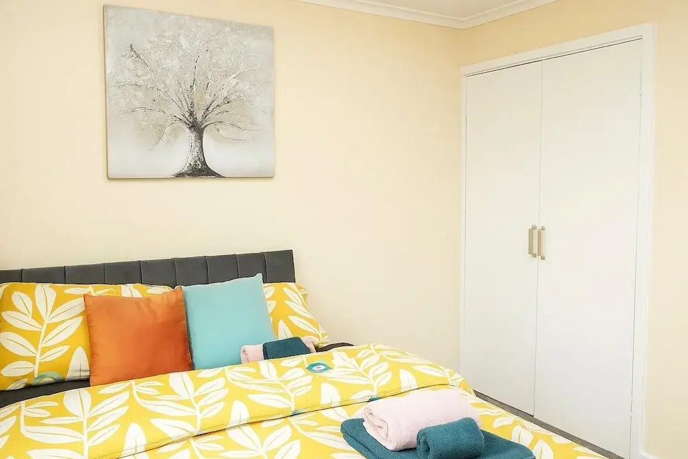 House - Sleeps 8 - Garden - Pet Friendly - Parking