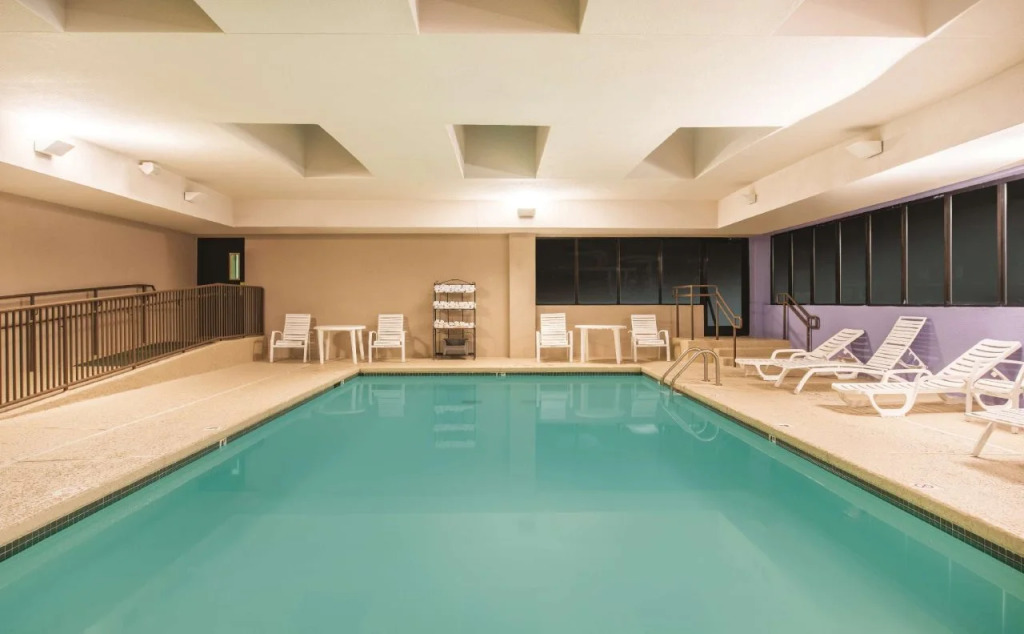 Holiday Inn Express St. Louis Arpt Maryland Hgts