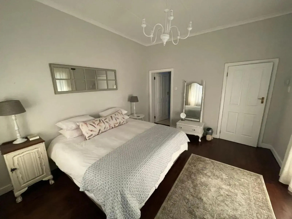 Protea Manor