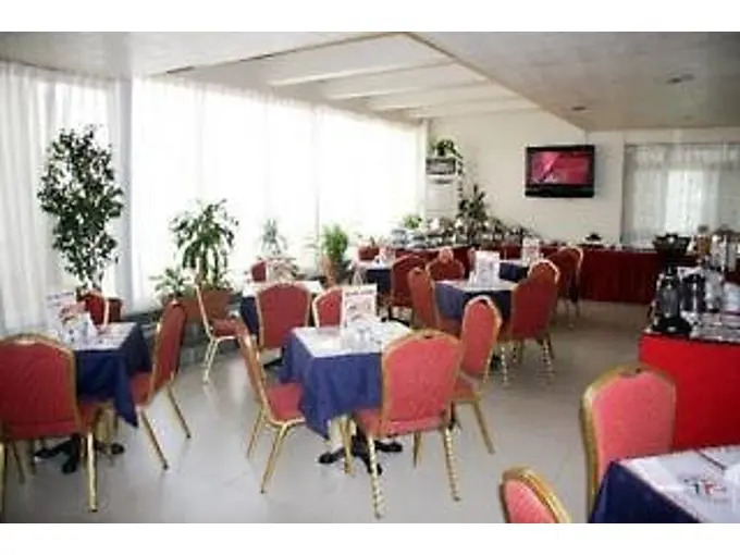 Ramee Guestine Hotel Apartment 3