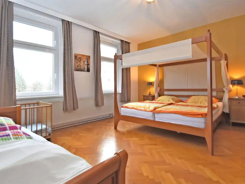 Exklusives Gruppenhaus mit home cinema