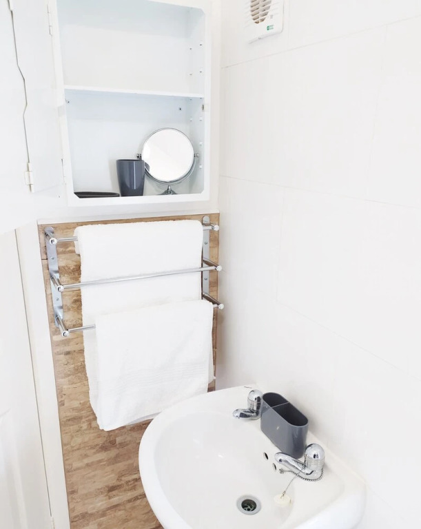 Comfort Lodge - M6 J10 Contractors