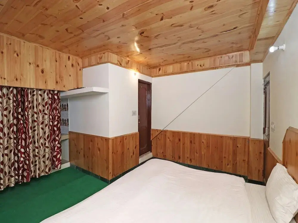Summer House by OYO Rooms