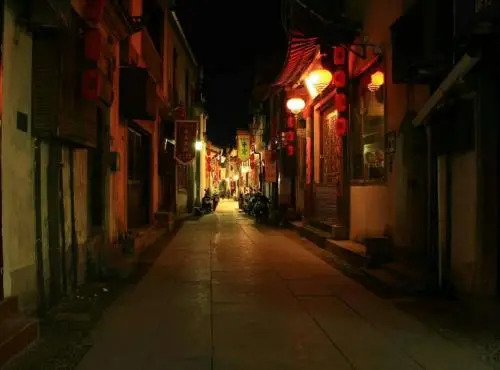 September Huizhou Inn