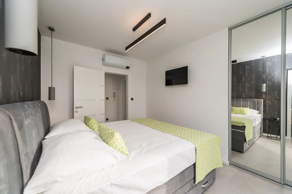 Luxury Villas Joy