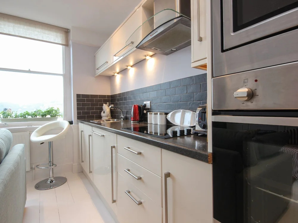 32 Newcomen Road (Flat 1)