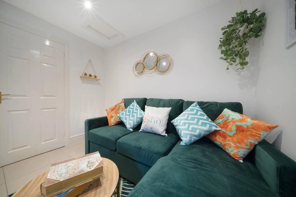 1 bed house, Free on street parking, Central
