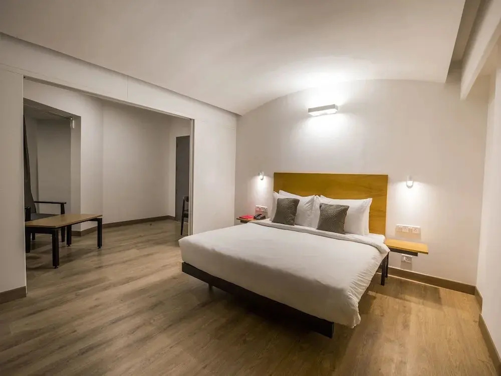 HOTEL LE ROYCE