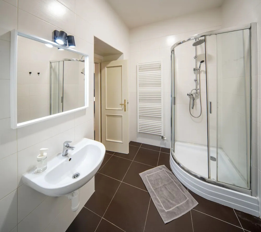 Downtown - Apart Hotel Zborovska