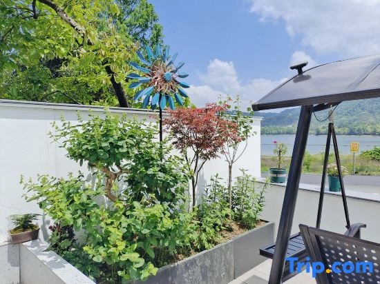 Floral Hotel·Yihu Yishu Hotel(Taiping Lake Scenic Area)