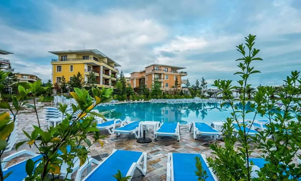 Dreamland Oasis of happiness