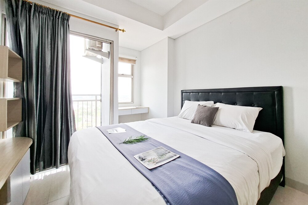Wonderful Living Studio At Apartment Springwood Residence Tangerang