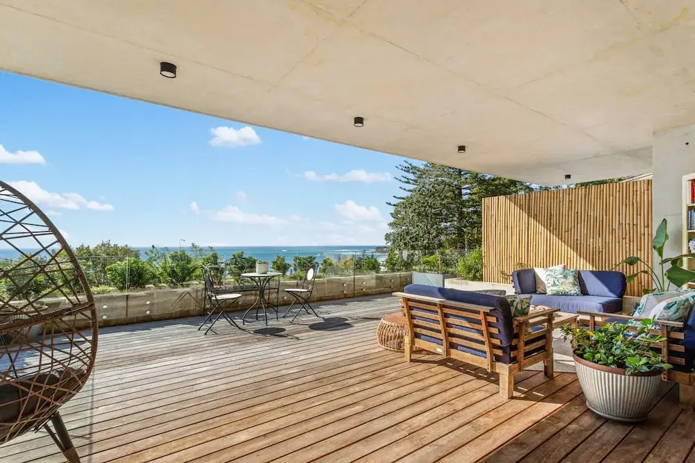 Ocean Views, Deck and Parking at Beach Apartment