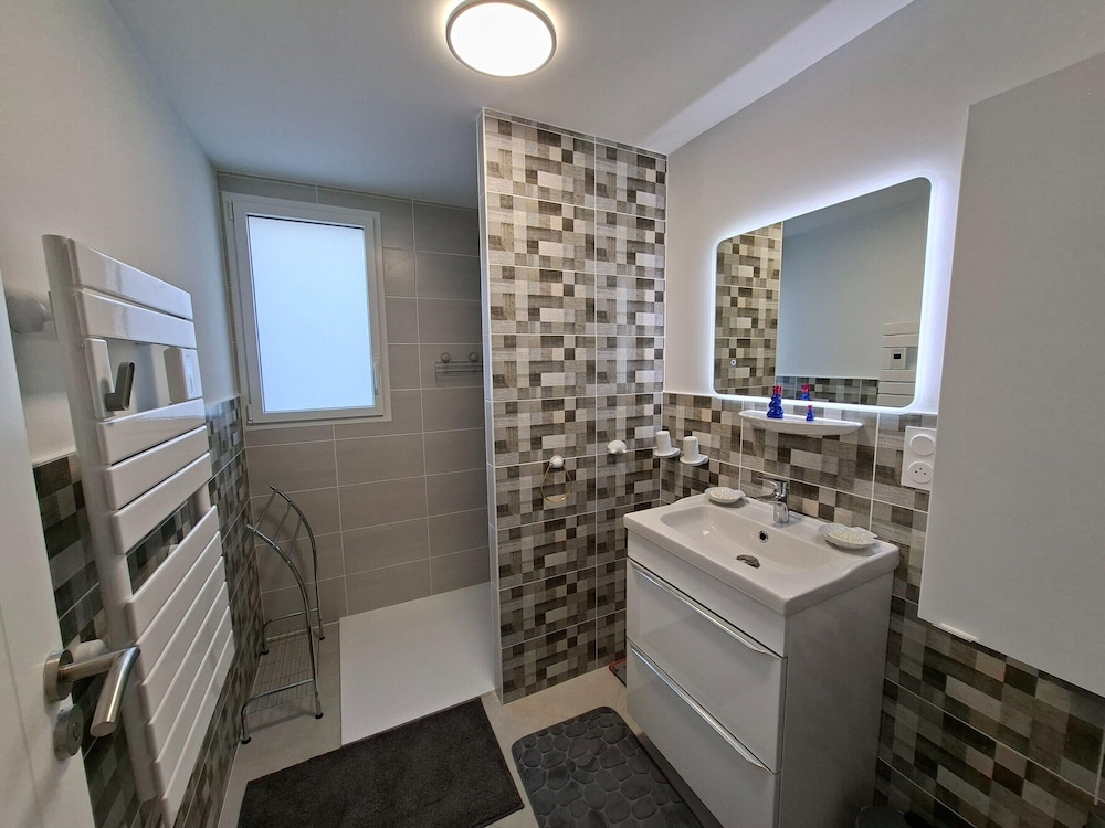 Ground Floor Holiday Home in Plestin des Greves