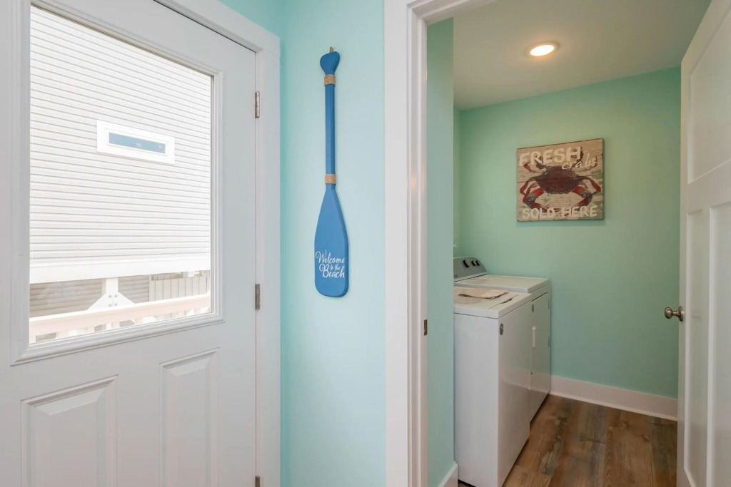 Southern Seabreeze by Oak Island Accommodations