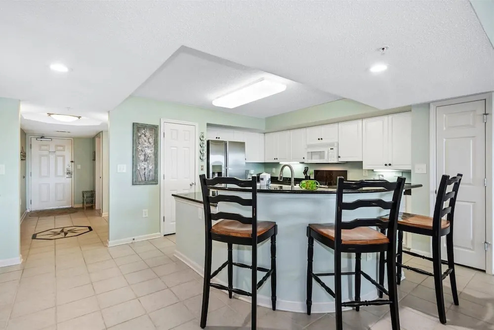 Yacht Club Villas #1-1001