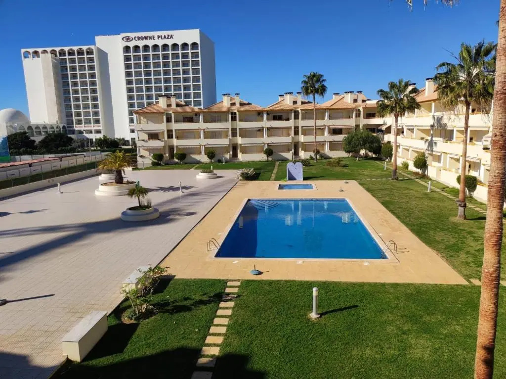 Vila Atlântida - Quarteira Holiday Home - Beach at 250 mts