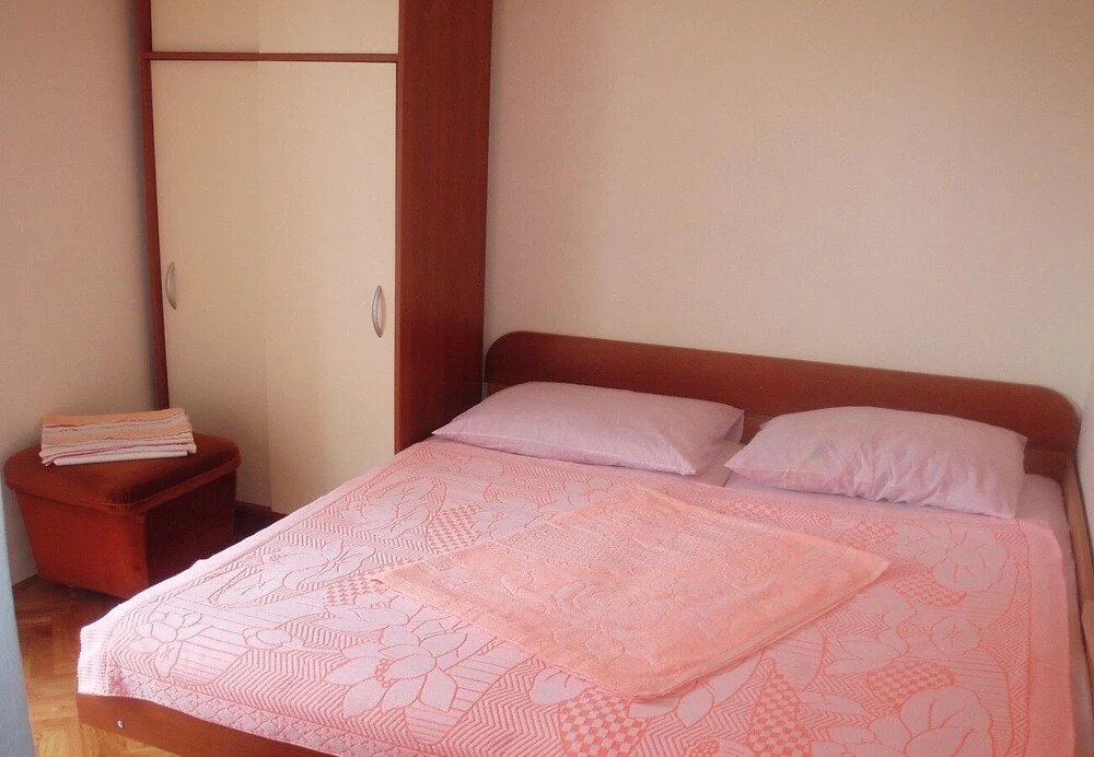 Lile - Comfortable 3 Bedroom Apartment - A1