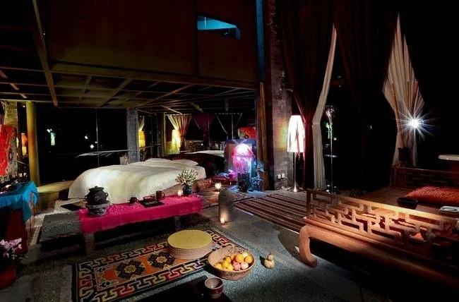 YangLiPing Art Hotel