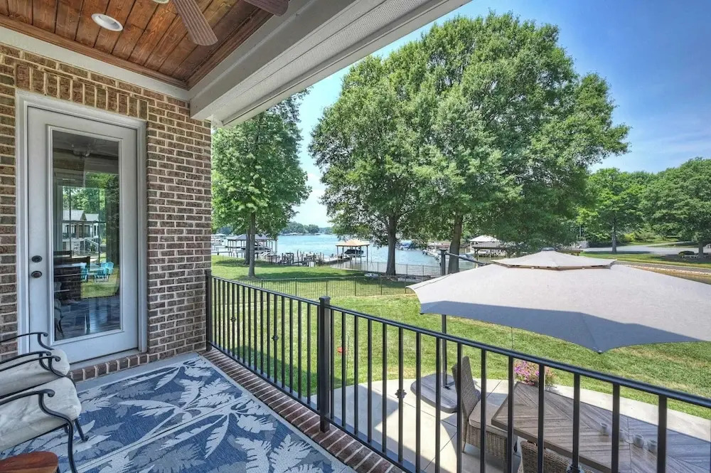 Dock Holiday by Avantstay Custom Home + New Dock