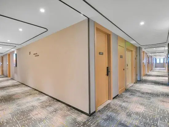 Country Inn & Suites by Radisson, Tianjin Fifth Avenue Xiaobailou Metro Station