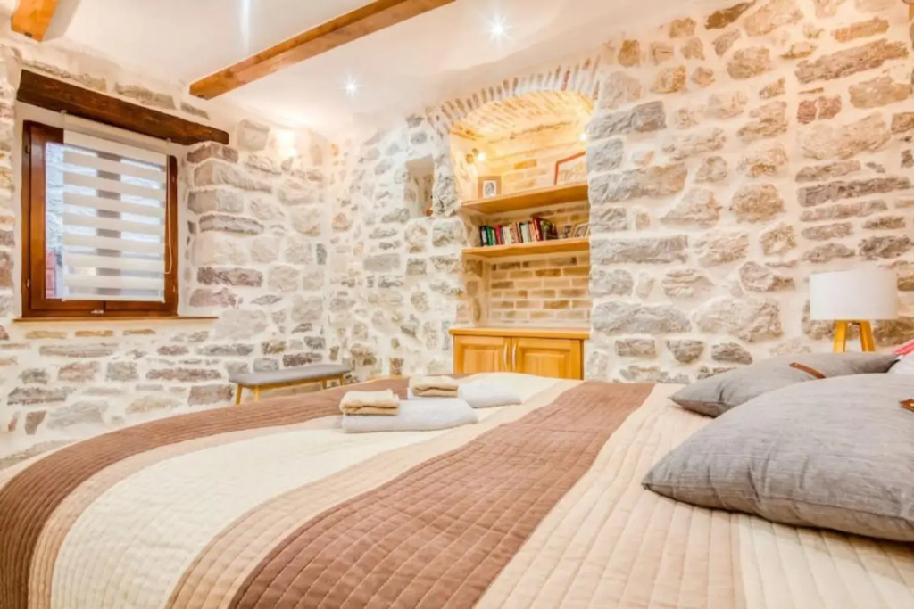 Kotor Bagus - Cozy Boutique Old Town Studio with Seaview Terrace