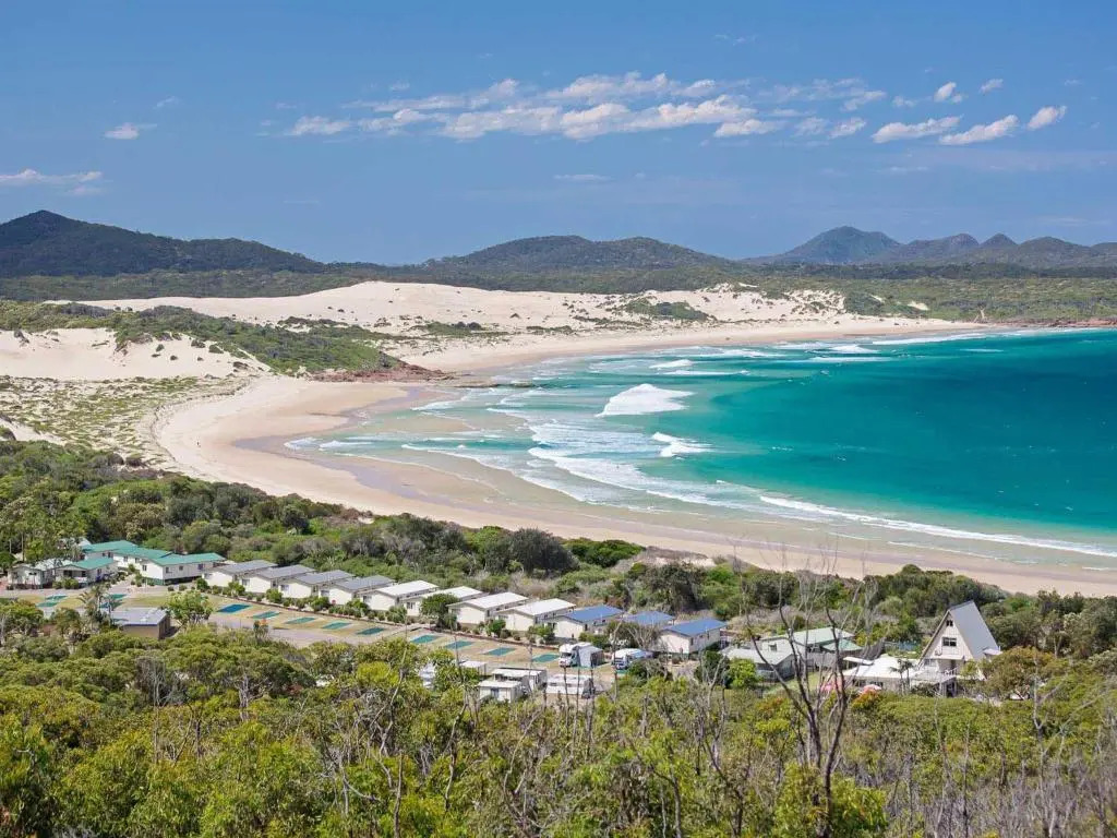 Beach House 7, Air Conditioned, Wi-Fi, Foxtel, Linen, Communal Pool and Spa
