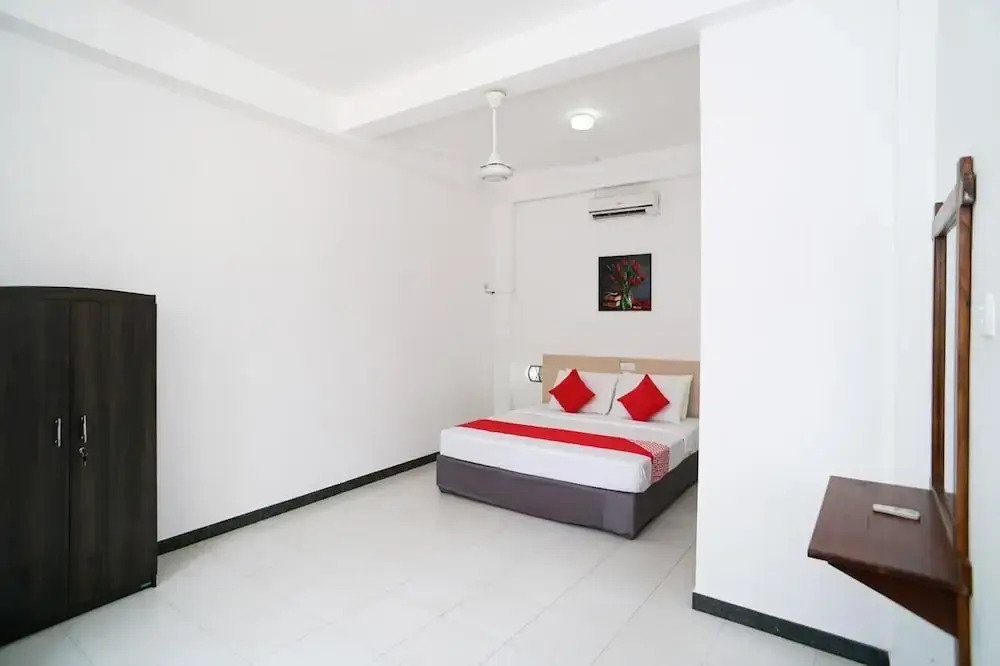 OYO 566 U K G Residencies