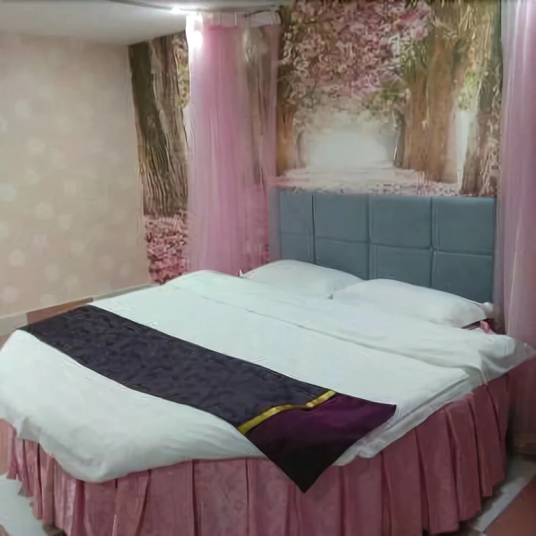 Huanghelou Business Hotel