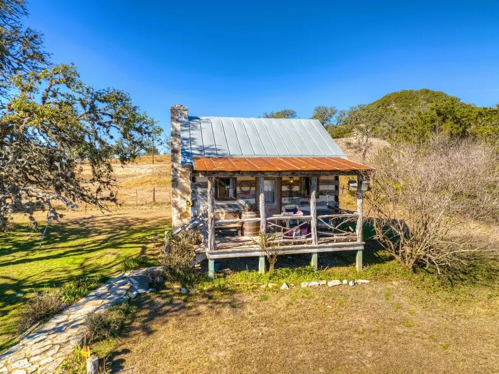 Gorgeous Haus-cabin Combo-bbq and XL Patio-min to Main St!