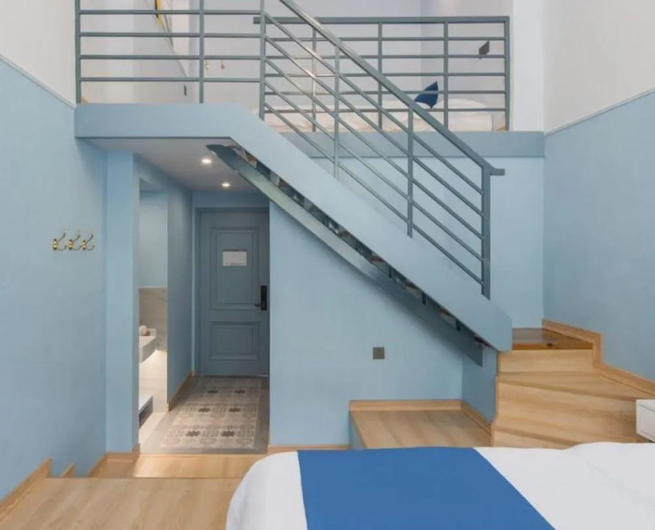 Floral Hotel Falan Small Town