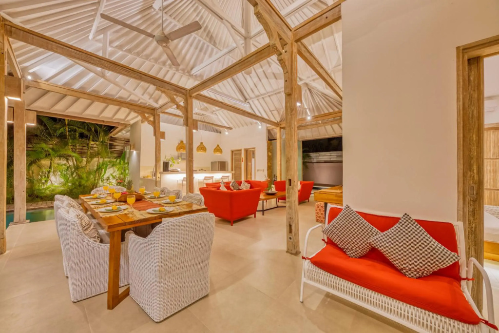 *PROMO* 4 bd Spacious villa in strategic location!