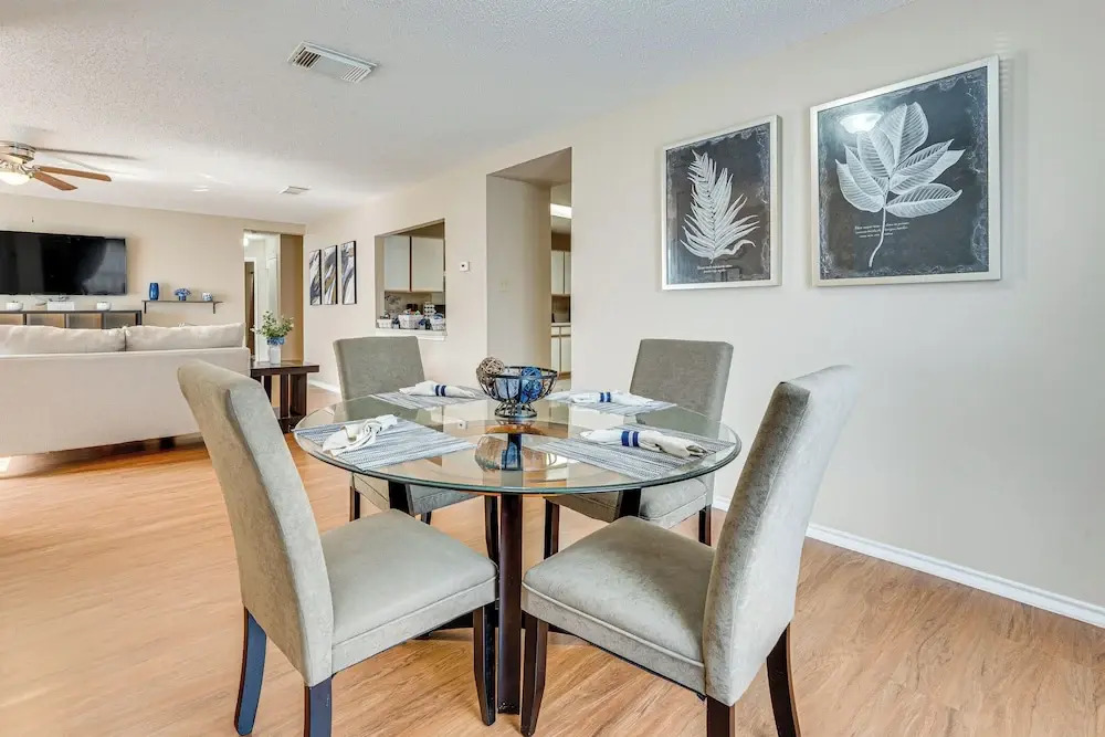 Bright San Antonio Home  13 Mi to Downtown!