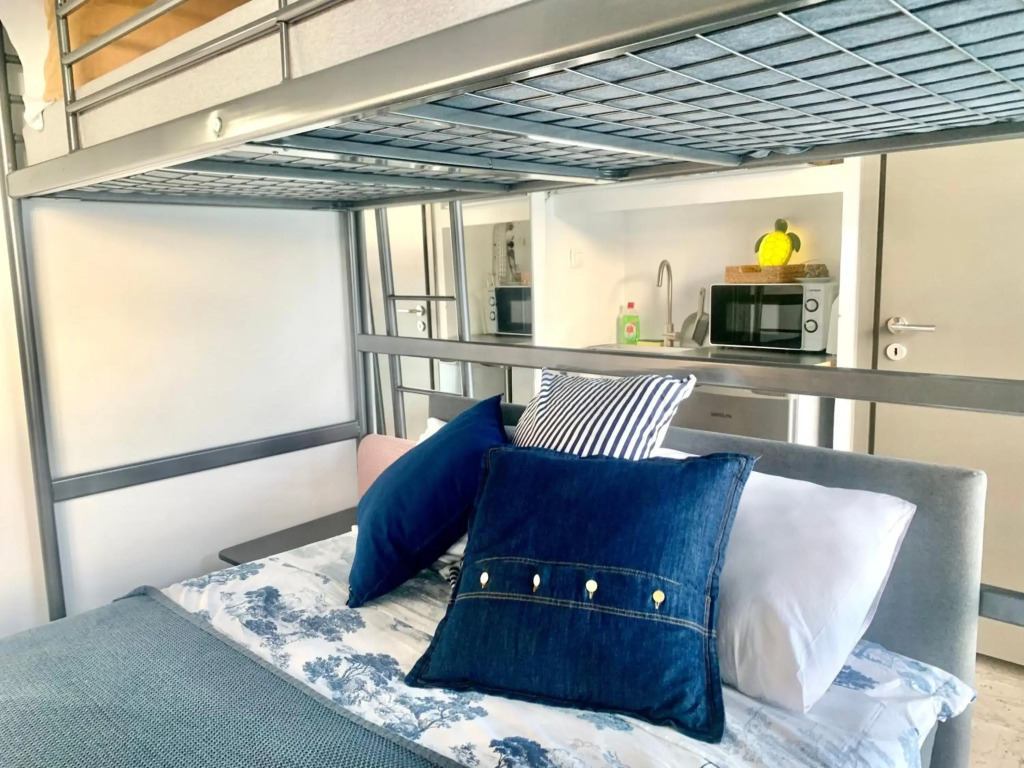 Sleeps 4 close to Iaso Oaka Mitera
