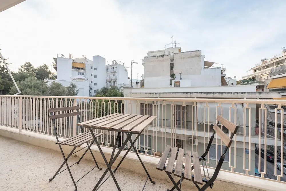 Cozy and Fresh 2bdrm apt Close to Metro