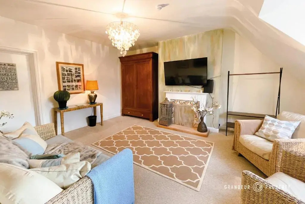 Sky View - Lovely 1bed Suite close to Beach and with Parking