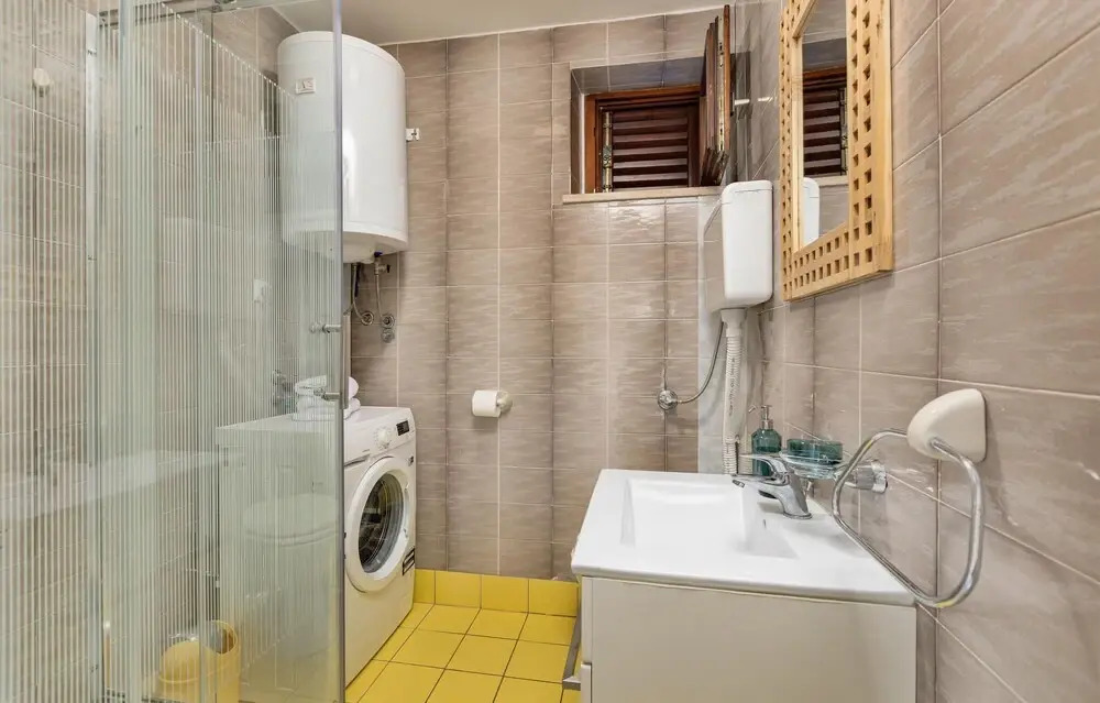 Nice Home in Pinezici With Wifi and 4 Bedrooms