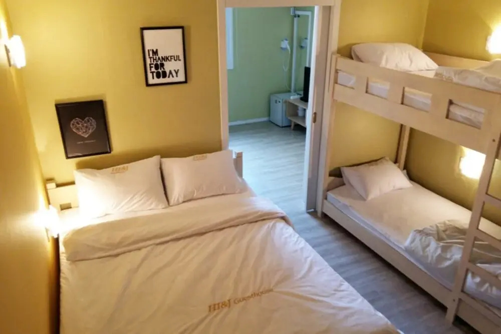 Yeosu Hi and J Guest House