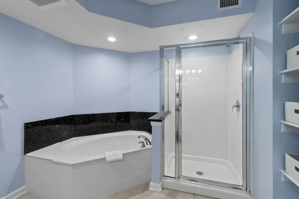 Yacht Club Villas #2-301