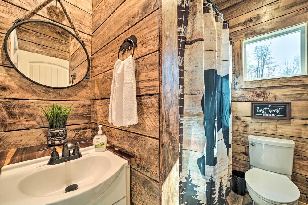 Modern Cabin w/ Fire Pit u003c 3 Mi to Trails