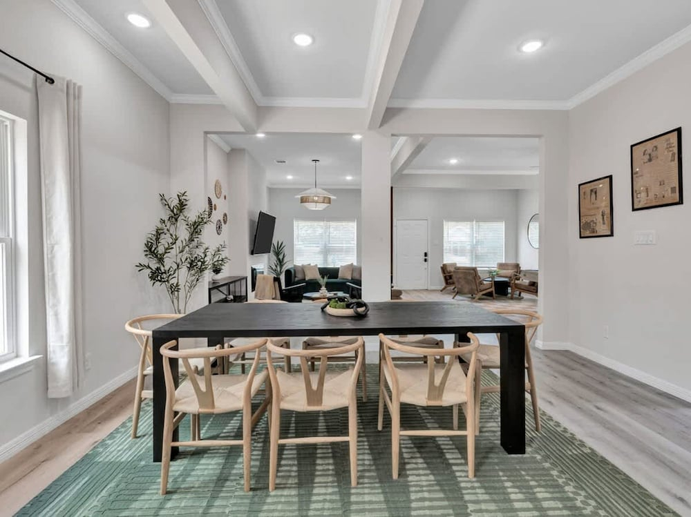 Modern Luxury Minutes From Downtown Dallas