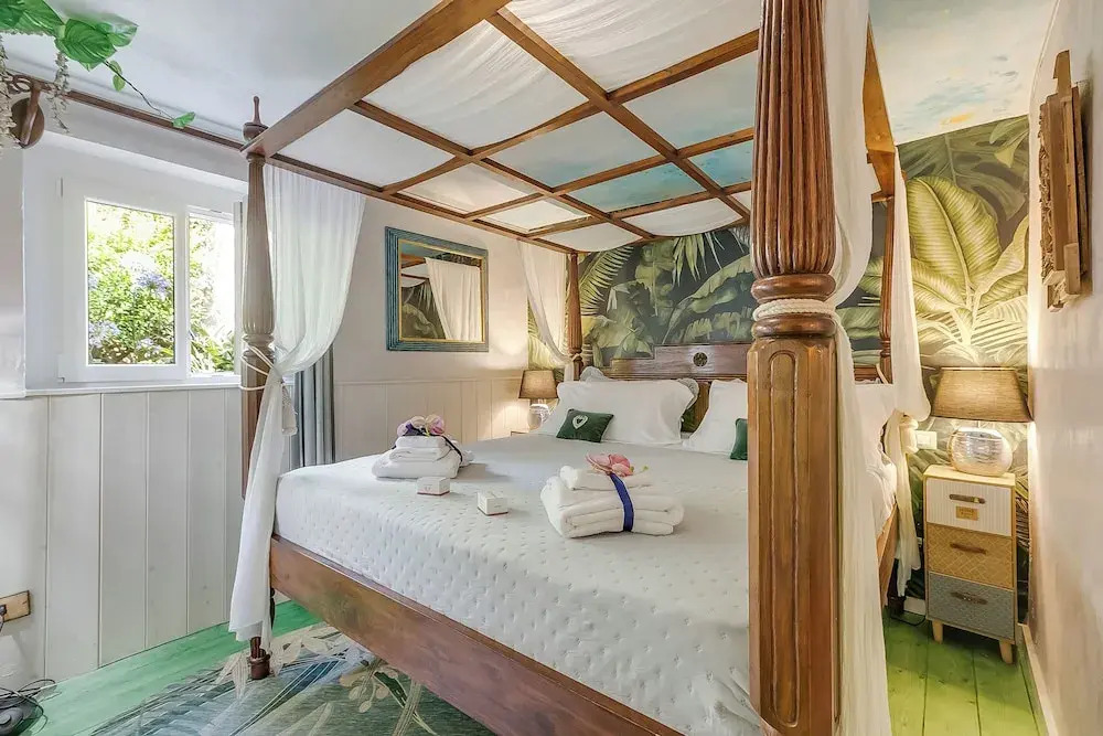 La Casa Fra gli Ulivi luxury apartments with pool near Cinque Terre and Tuscany