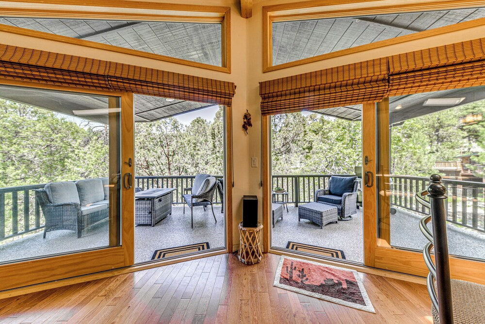 18 Mi to Ski Apache - Ruidoso Home Fit for Family!