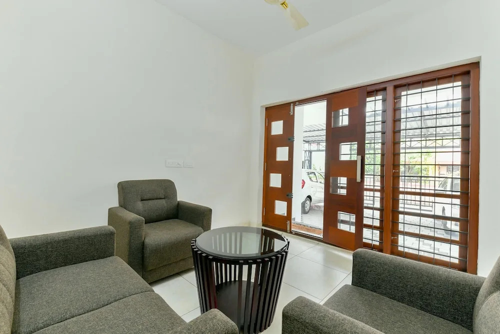 Arathi Apartments By OYO Rooms