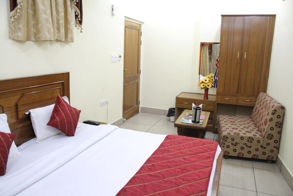 Collection O 30858 Hotel SP ROOMS