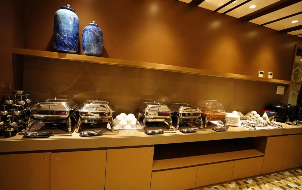 Hotel Maplewood Premier Haldwani
